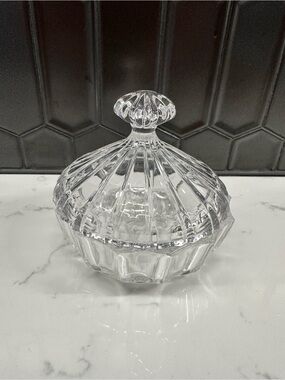 Vintage Hofbauer crystal candy dish featuring an etched rose design in the cente